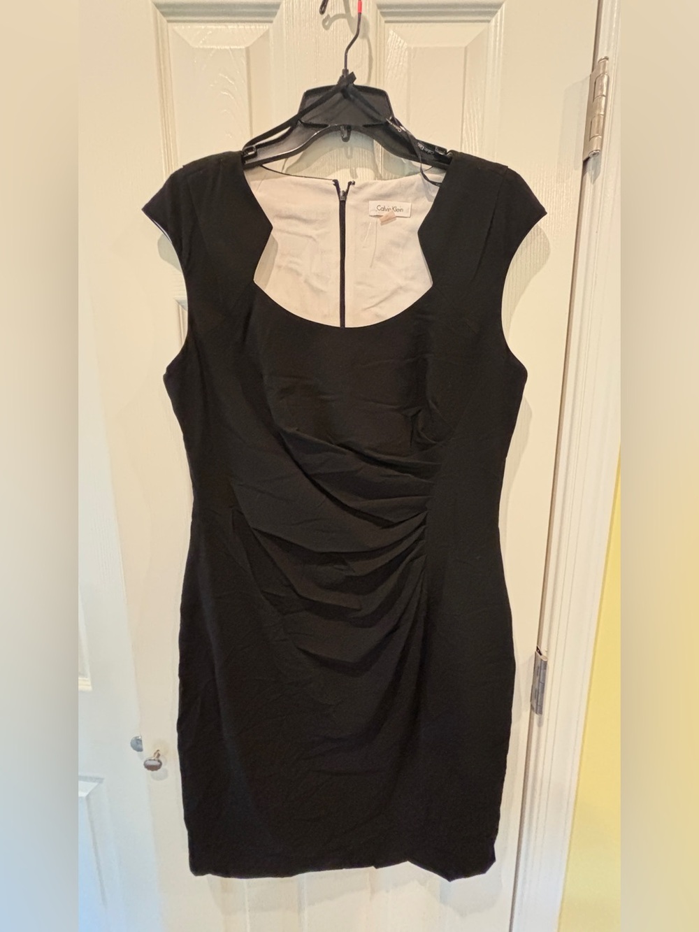 Calvin Klein Black Cap-Sleeve Ruched Sheath Dress